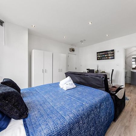 Comfy 1Bdr - 30Mins To Central Ldn - Parking The Hyde Bagian luar foto
